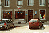 fa&ccedil;ade du caf&eacute;